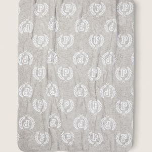 Nwt Vs Pink  Blanket